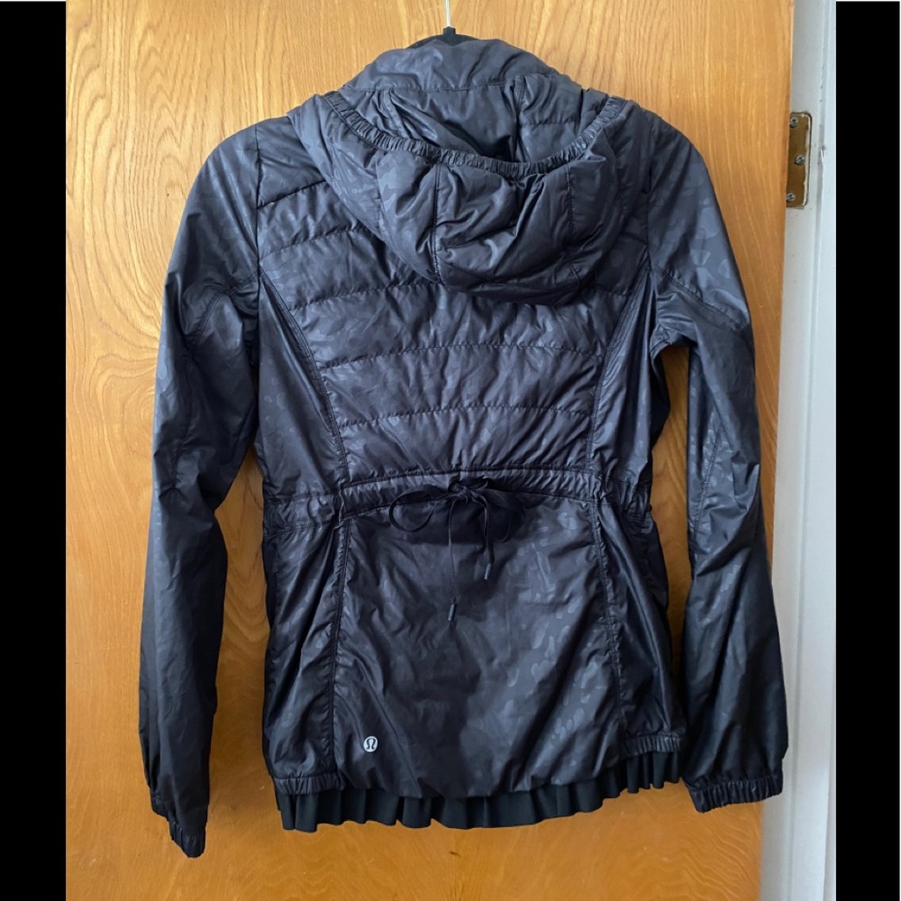 LULULEMON Spring Fling Puffy Windbreaker 4 - Picture 11 of 12